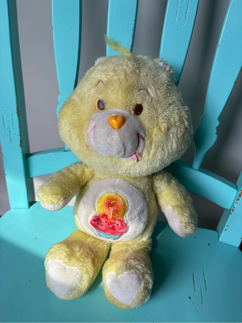 Vintage 1983 Kenner Care Bear Birthday Bear Plush Toy 13" Yellow w/ Cupcake